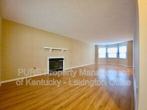 1863 Timber Creek Dr in Lexington, KY - Building Photo - Building Photo