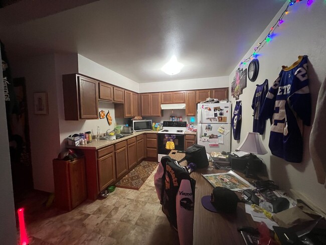 915 Genrich St in Wausau, WI - Foto de edificio - Building Photo