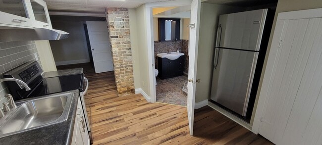 property at 16 W 9th St