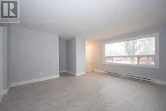 24 A Springbrook Dr in Peterborough, ON - Building Photo - Building Photo