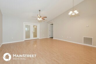 3406 Commerce Ave in Deltona, FL - Building Photo - Building Photo