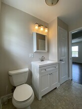 1323 W Cossitt Ave, Unit 2 in La Grange, IL - Foto de edificio - Building Photo
