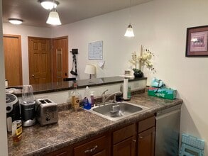 Mapleview Apartments in Hartland, WI - Foto de edificio - Building Photo