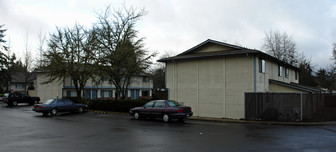 1431 Madison Ave in Cottage Grove, OR - Building Photo
