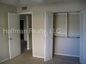 4610 W Gray St-Unit -104 in Tampa, FL - Building Photo - Building Photo