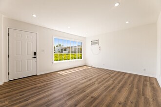 801 S Burnside Ave, Unit A in Los Angeles, CA - Foto de edificio - Building Photo