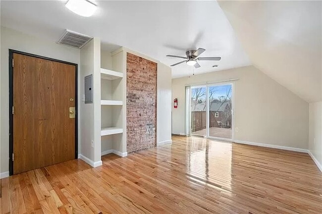 322 Amber St, Unit 3