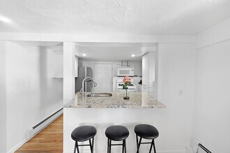 875 Granite St in Braintree, MA - Building Photo - Building Photo