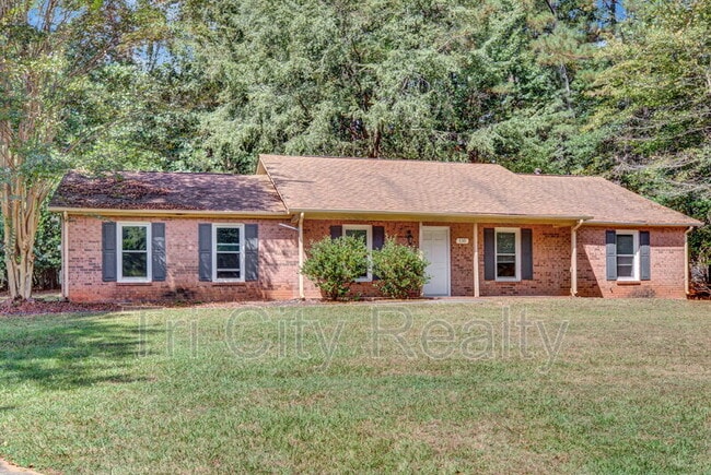 110 Deer Chase in Fayetteville, GA - Building Photo - Building Photo
