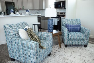 6105 E McKinney St in Denton, TX - Building Photo - Building Photo