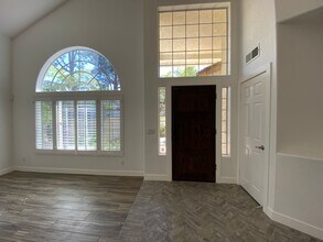 1384 Woodview Ct in Oceanside, CA - Foto de edificio - Building Photo