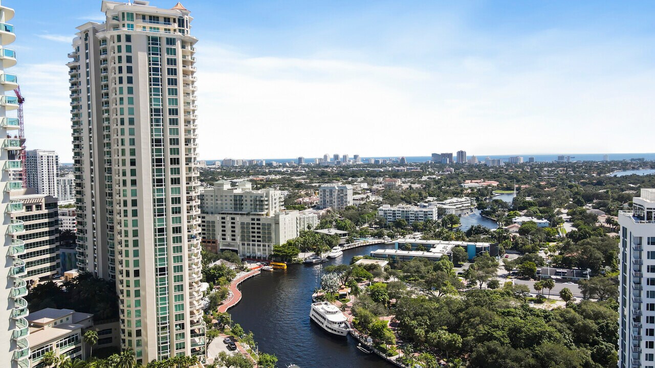 411 N New River Dr E, Unit 1405 in Fort Lauderdale, FL - Building Photo