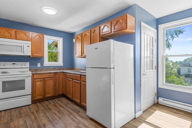 707 W Dominick St, Unit 2 in Rome, NY - Building Photo - Building Photo