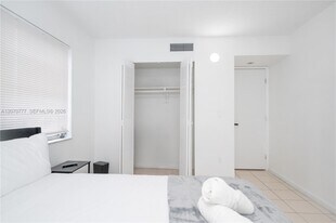 500 NE 26th St in Miami, FL - Building Photo