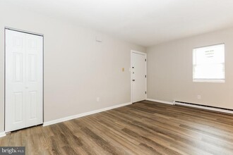 14 Girard Rd S in Glassboro, NJ - Building Photo - Building Photo