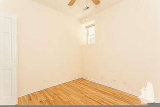 2320 N Southport Ave, Unit G in Chicago, IL - Foto de edificio - Building Photo