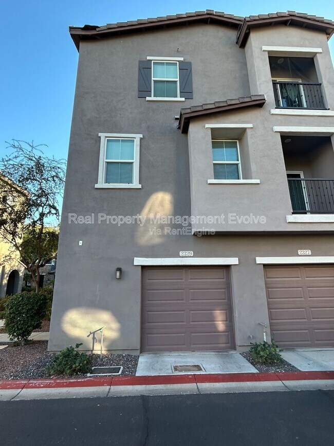 2329 E Hidalgo Ave in Phoenix, AZ - Building Photo - Building Photo