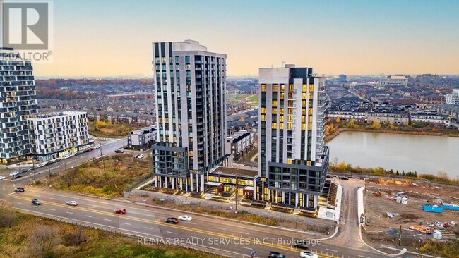 3071 Trafalgar Rd in Oakville, ON - Building Photo - Building Photo