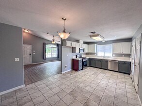 5619 E Pitt Ave in Fresno, CA - Building Photo - Building Photo
