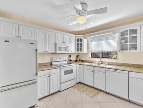 5680 Coach House Cir in Boca Raton, FL - Building Photo - Building Photo