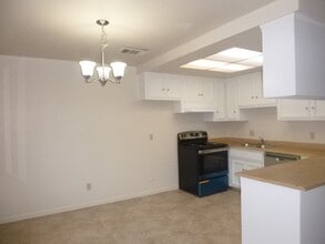 3355 San Mateo Ct in Merced, CA - Building Photo - Building Photo