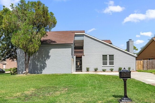 property at 2926 Meadowcreek Dr