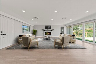 1060 Palisair Pl in Pacific Palisades, CA - Building Photo - Building Photo