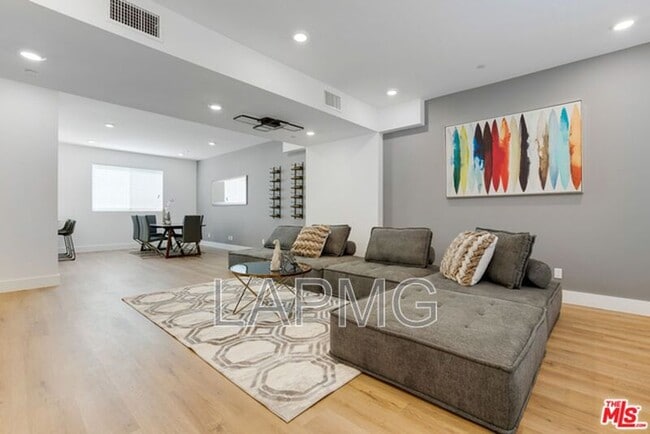 property at 4637 Laurel Canyon Blvd
