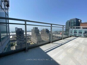 80-UPH80 Western Battery Rd in Toronto, ON - Building Photo - Building Photo