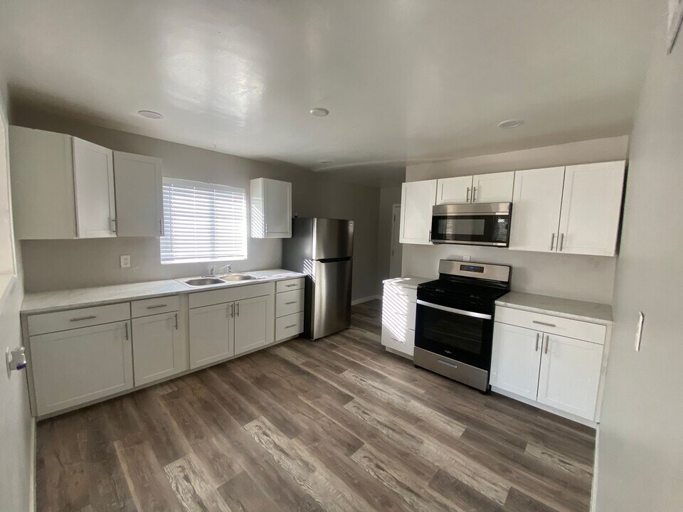 9208 N 10th St in Phoenix, AZ - Building Photo