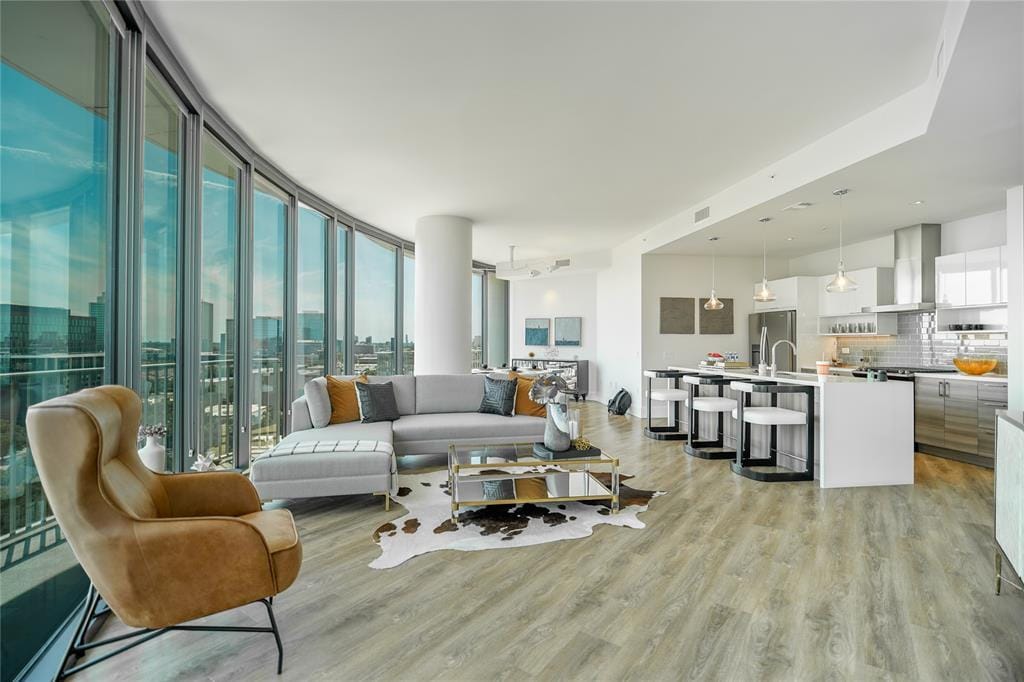 3333 Lake St in Houston, TX - Building Photo