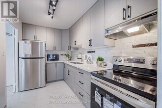 5 Massey Square in Toronto, ON - Building Photo - Building Photo