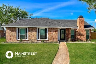 528 Olympus St in Cedar Hill, TX - Building Photo