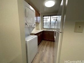 1555 Pohaku St in Honolulu, HI - Building Photo - Building Photo