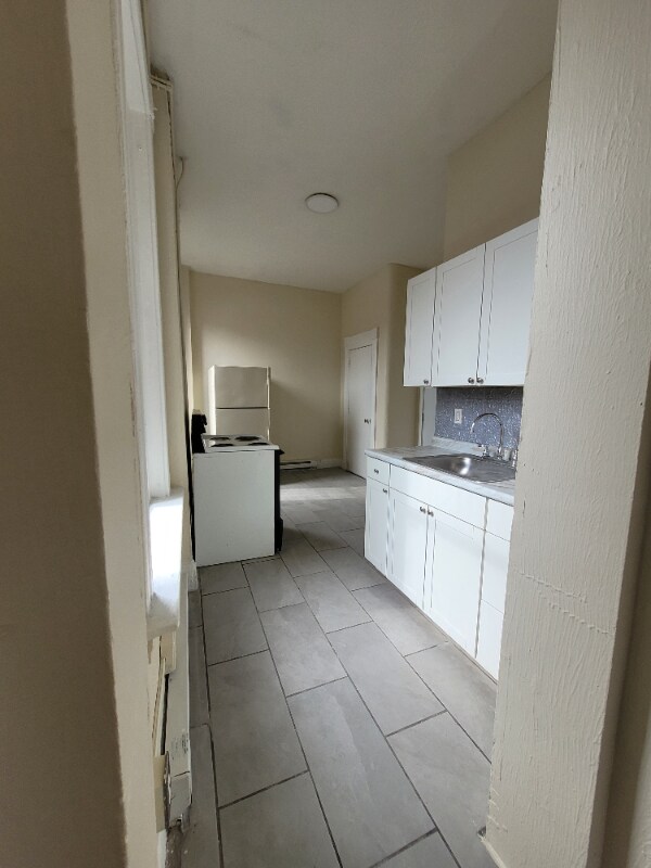 2467 W McMicken Ave, Unit 4 in Cincinnati, OH - Building Photo - Building Photo