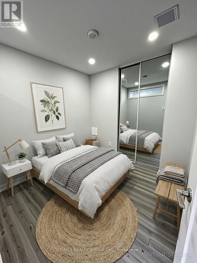 15 Walmer Rd in Toronto, ON - Building Photo - Building Photo