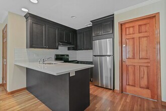 107 Saugatuck Ave in Westport, CT - Building Photo - Building Photo