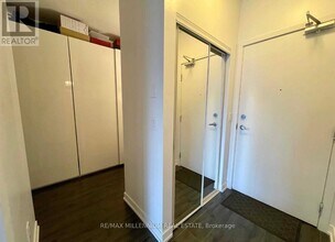 18 Rean Dr in Toronto, ON - Building Photo - Building Photo