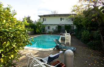 35 Tamalpais Ave in San Anselmo, CA - Foto de edificio - Building Photo