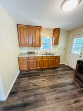 121 Lincoln Ct in Elyria, OH - Building Photo - Building Photo