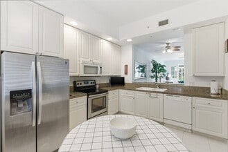 1 Harbour Isle Dr E in Fort Pierce, FL - Building Photo - Building Photo