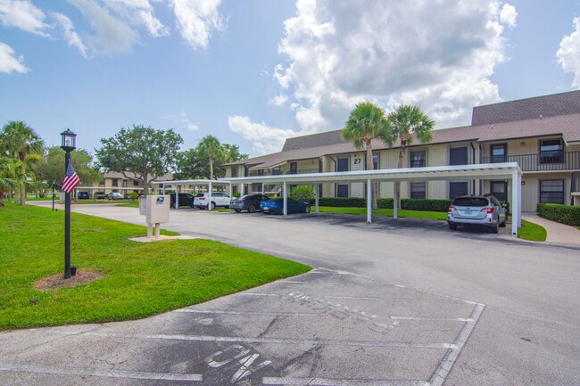 27 Plantation Dr in Vero Beach, FL - Building Photo - Building Photo