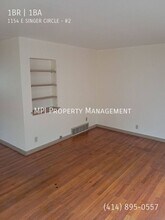 1154 E Singer Cir in Milwaukee, WI - Foto de edificio - Building Photo