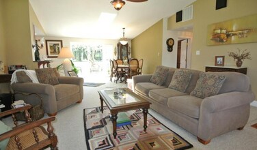 2255 Engle Rd in Fallston, MD - Foto de edificio - Building Photo