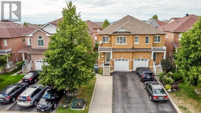 873 Fable Crescent in Mississauga, ON - Building Photo - Building Photo