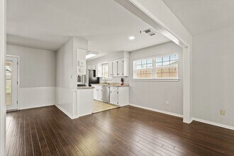10226 Rothbury St in Houston, TX - Building Photo - Building Photo