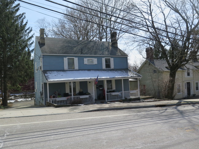 211 Main St