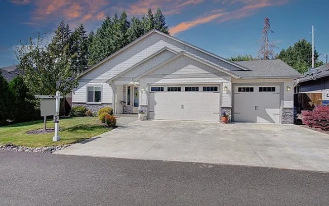 property at 2915 NE 4th Ave