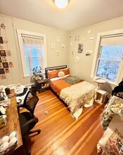 12 Bucknam St, Unit 2 in Boston, MA - Foto de edificio - Building Photo