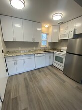 1215 Queen Anne Ave N, Unit 7 in Seattle, WA - Building Photo - Building Photo